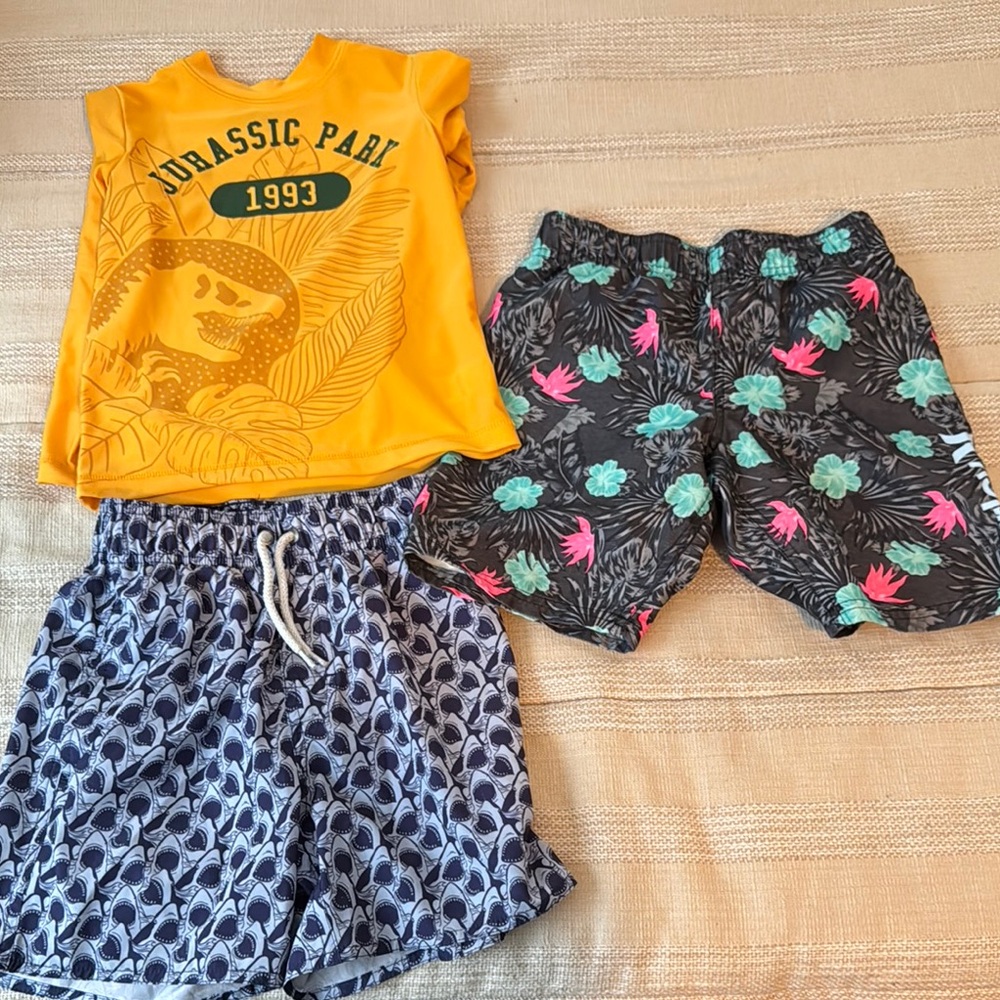 Hurley Graphic Tee and Patterned Shorts Set